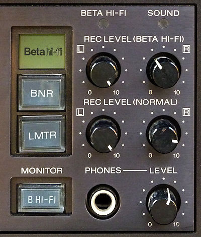 Betamax SLO-1700 front controls
