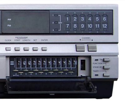 V-9600 Toshiba Betamax front controls